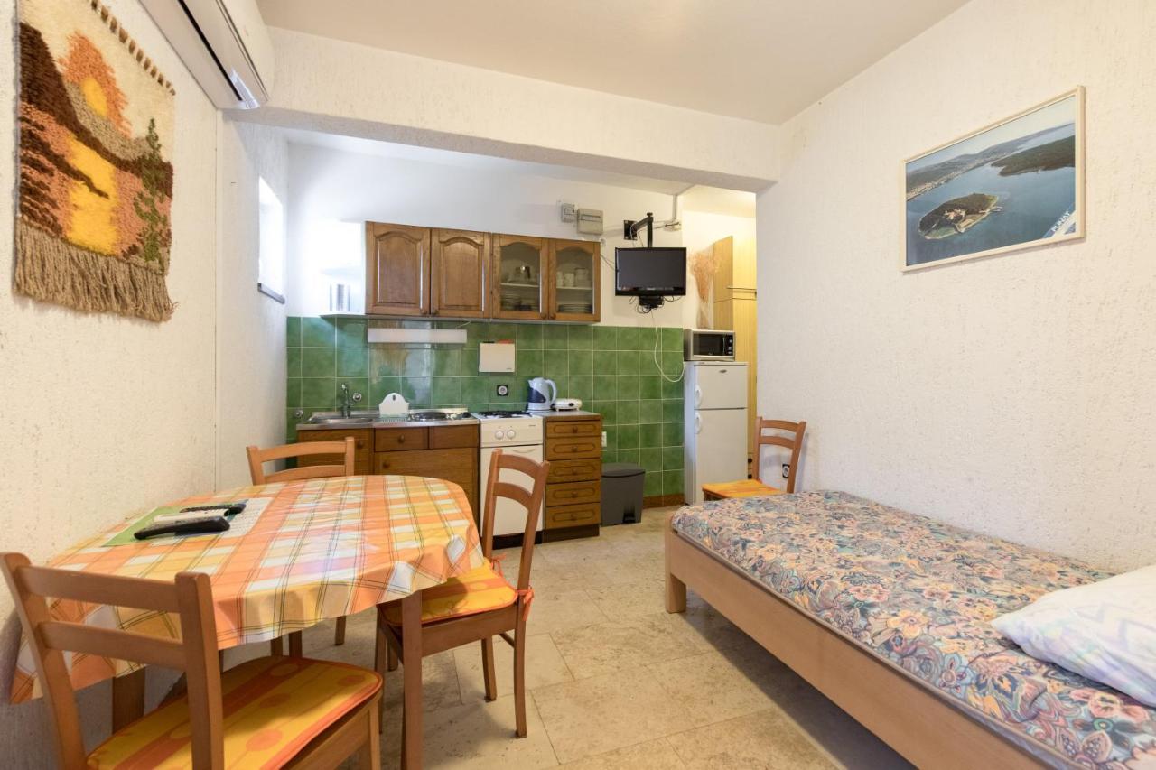 Apartmani Lovorka Punat Bagian luar foto
