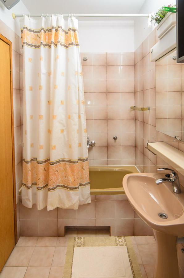 Apartmani Lovorka Punat Bagian luar foto