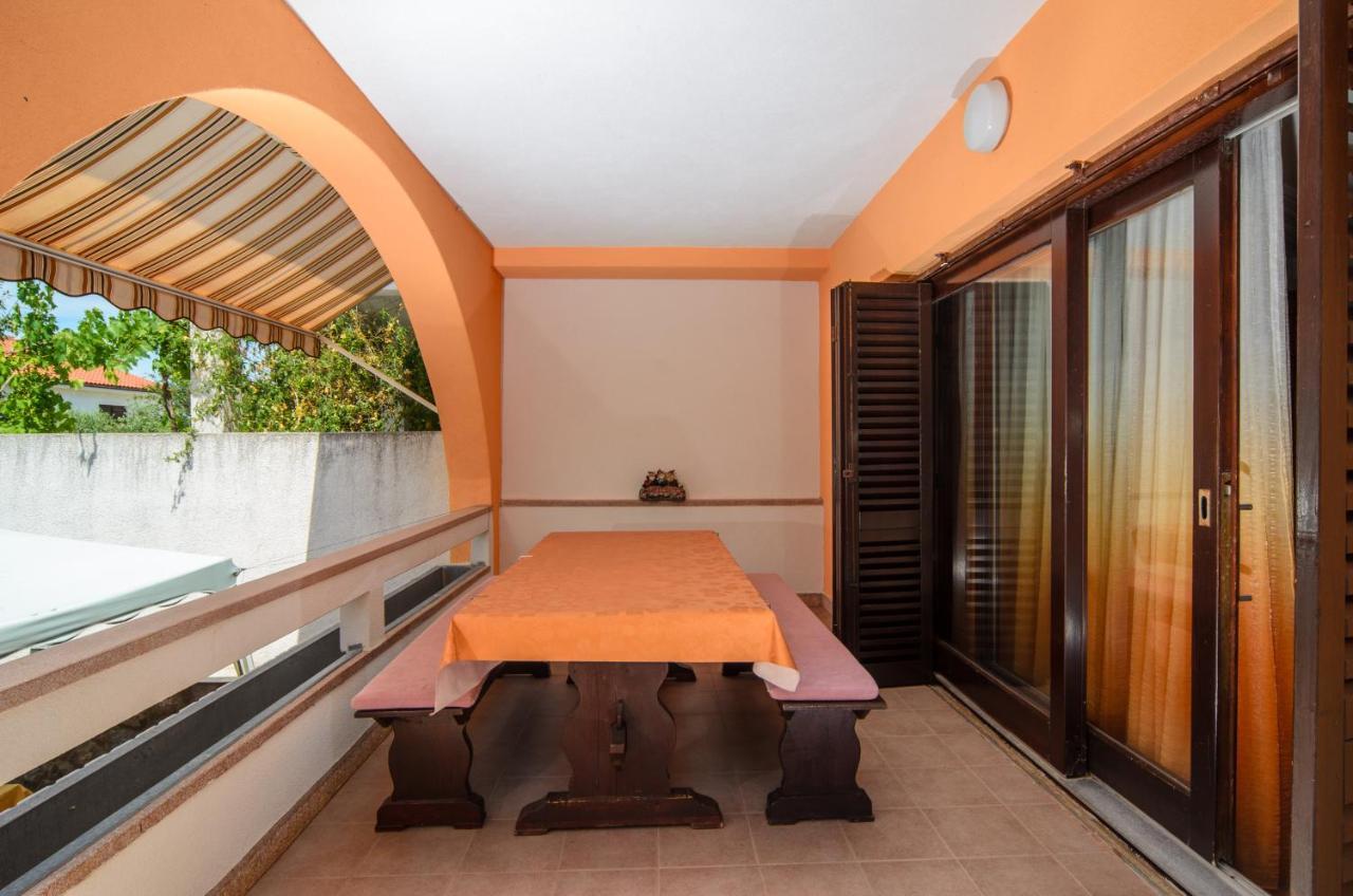 Apartmani Lovorka Punat Bagian luar foto